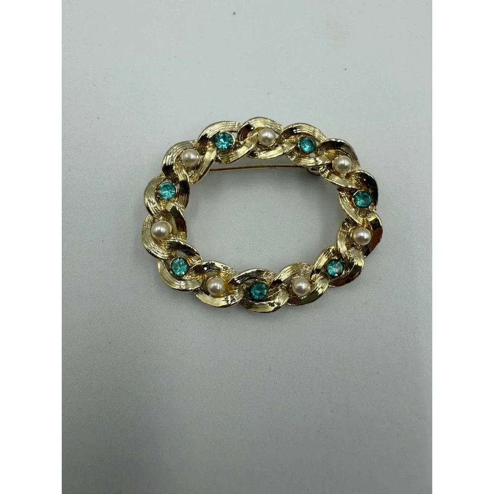 Gerrys Vintage Gold Tone Wreath Brooch Faux Pearl Teal Rhinestone‎ Pin Oval